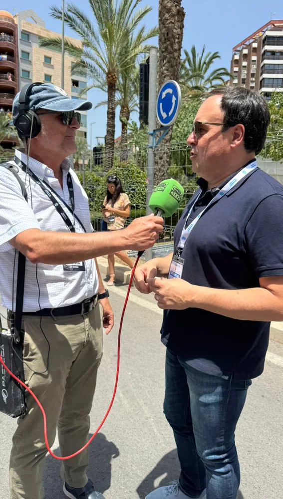 El president Juanfran Pérez Llorca con nuestro compañero Juan Carlos Fresneda El president Juanfran Pérez Llorca con nuestro compañero Juan Carlos Fresneda