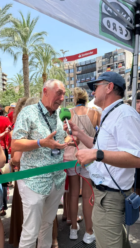Nuestro compañero Juan Carlos Fresneda con Joan Baldoví Nuestro compañero Juan Carlos Fresneda con Joan Baldoví