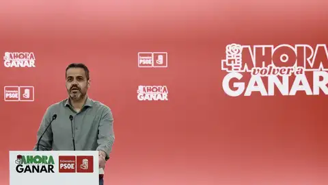 El PSOE extremeño advierte que recurrir el Plan Estatal de Vivienda supone "en la práctica, renunciar a 210 millones" El PSOE extremeño advierte que recurrir el Plan Estatal de Vivienda supone "en la práctica, renunciar a 210 millones"