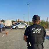 Control de la Policía Local de Elche en una zona costera. Control de la Policía Local de Elche en una zona costera.