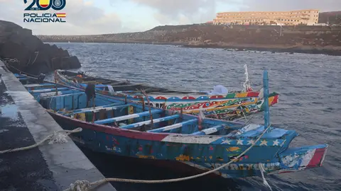 Embarcaciones ilegales en el puerto de La Restinga, en la isla de El Hierro Embarcaciones ilegales en el puerto de La Restinga, en la isla de El Hierro