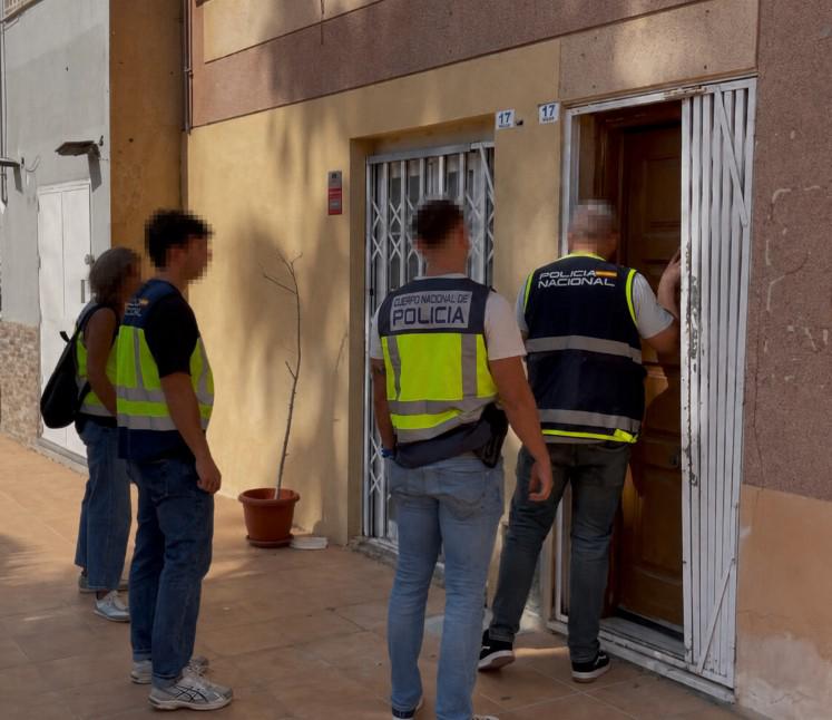 Desarticulada en Roquetas una red que explotaba sexualmente a mujeres captadas en el extranjero Desarticulada en Roquetas una red que explotaba sexualmente a mujeres captadas en el extranjero