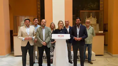 Cristina Peláez renuncia a su acta de concejal en el Ayuntamiento de Sevilla y García de Polavieja asume la portavocía municipal de Vox Cristina Peláez renuncia a su acta de concejal en el Ayuntamiento de Sevilla y García de Polavieja asume la portavocía municipal de Vox