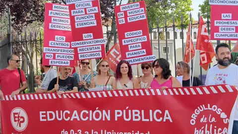 CCOO reclama a la Junta mejoras en las condiciones laborales de los conservatorios de música y danza de Extremadura CCOO reclama a la Junta mejoras en las condiciones laborales de los conservatorios de música y danza de Extremadura