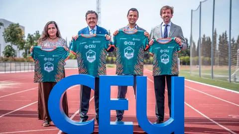 La tercera edición de la CEU Sevilla 15K Experience presenta su camiseta oficial La tercera edición de la CEU Sevilla 15K Experience presenta su camiseta oficial