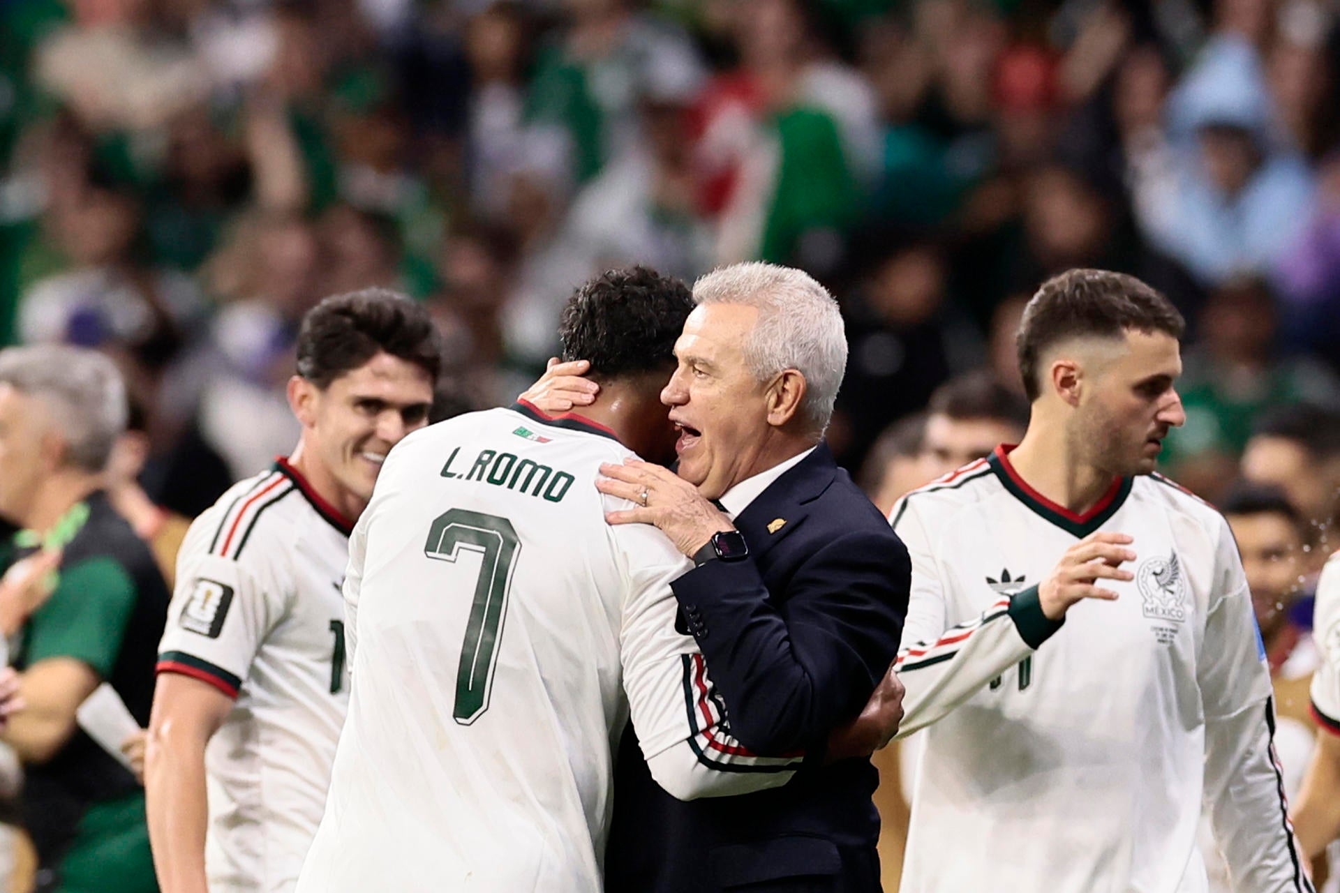 El entrenador de México, Javier Aguirre (d), y Luis Romo celebran un gol este miércoles, en un partido del grupo A del Mundial de la FIFA 2026 entre República Checa y México en el estadio Azteca en Ciudad de México (México). El entrenador de México, Javier Aguirre (d), y Luis Romo celebran un gol este miércoles, en un partido del grupo A del Mundial de la FIFA 2026 entre República Checa y México en el estadio Azteca en Ciudad de México (México).
