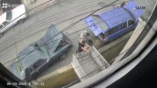 Las impactantes imágenes de una cámara de seguridad que grabó el terremoto de Venezuela Las impactantes imágenes de una cámara de seguridad que grabó el terremoto de Venezuela
