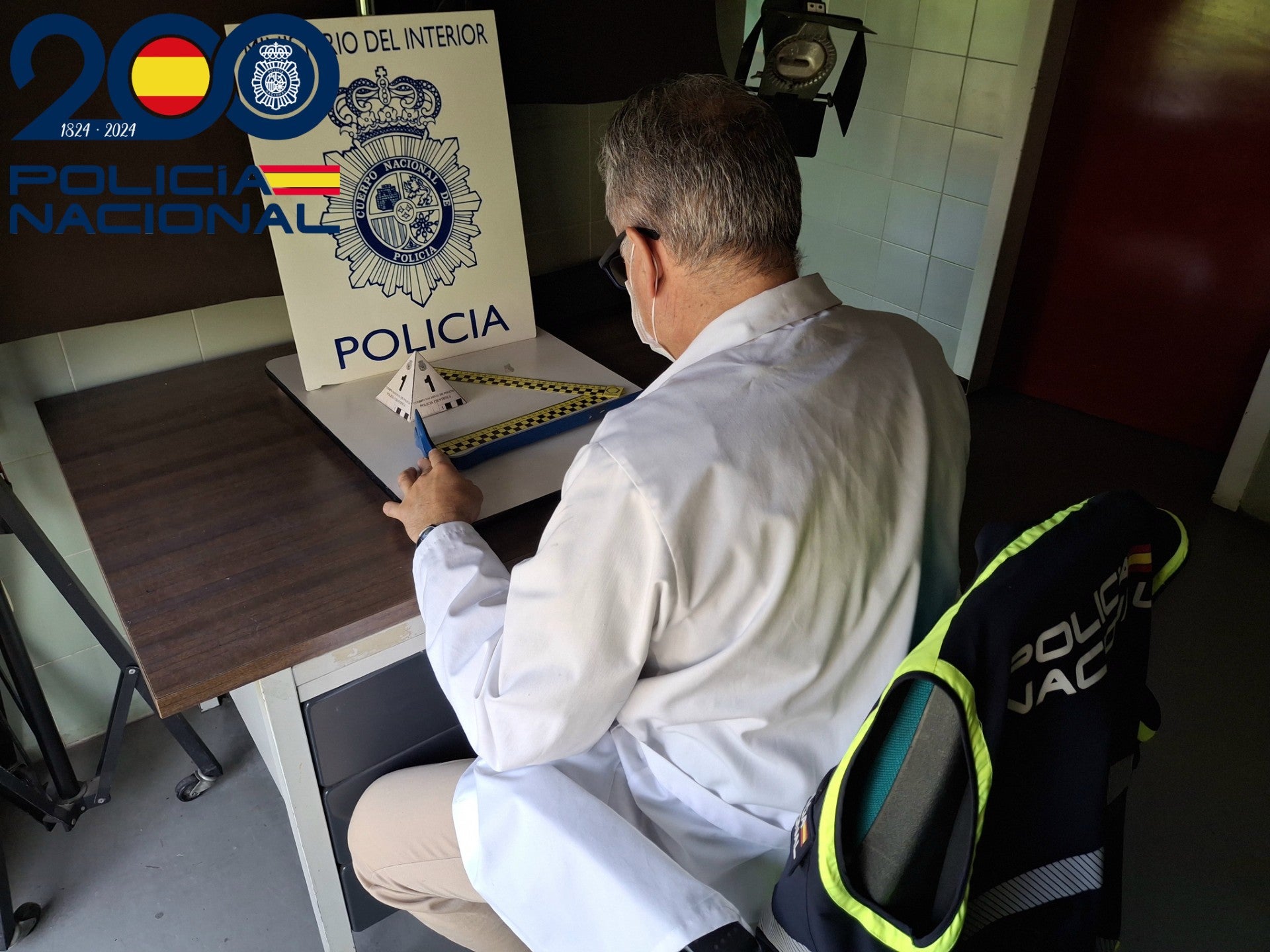 La Policía Nacional detiene en Palencia a una mujer como presunta autora de un delito de robo con fuerza en domicilio mediante llave falsa La Policía Nacional detiene en Palencia a una mujer como presunta autora de un delito de robo con fuerza en domicilio mediante llave falsa