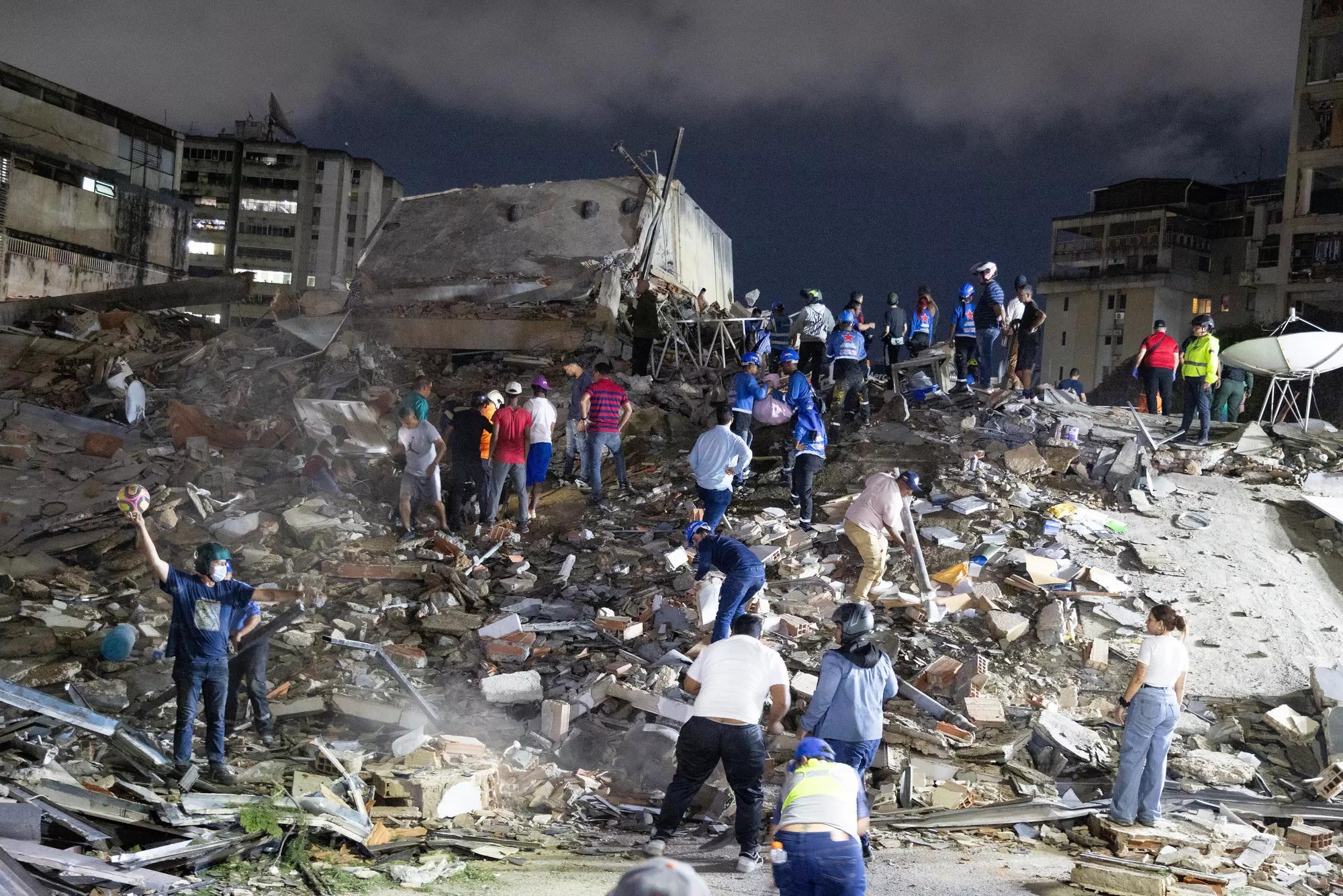 Elche se solidariza con el pueblo de Venezuela tras el doble terremoto que ha asolado el norte del país Elche se solidariza con el pueblo de Venezuela tras el doble terremoto que ha asolado el norte del país