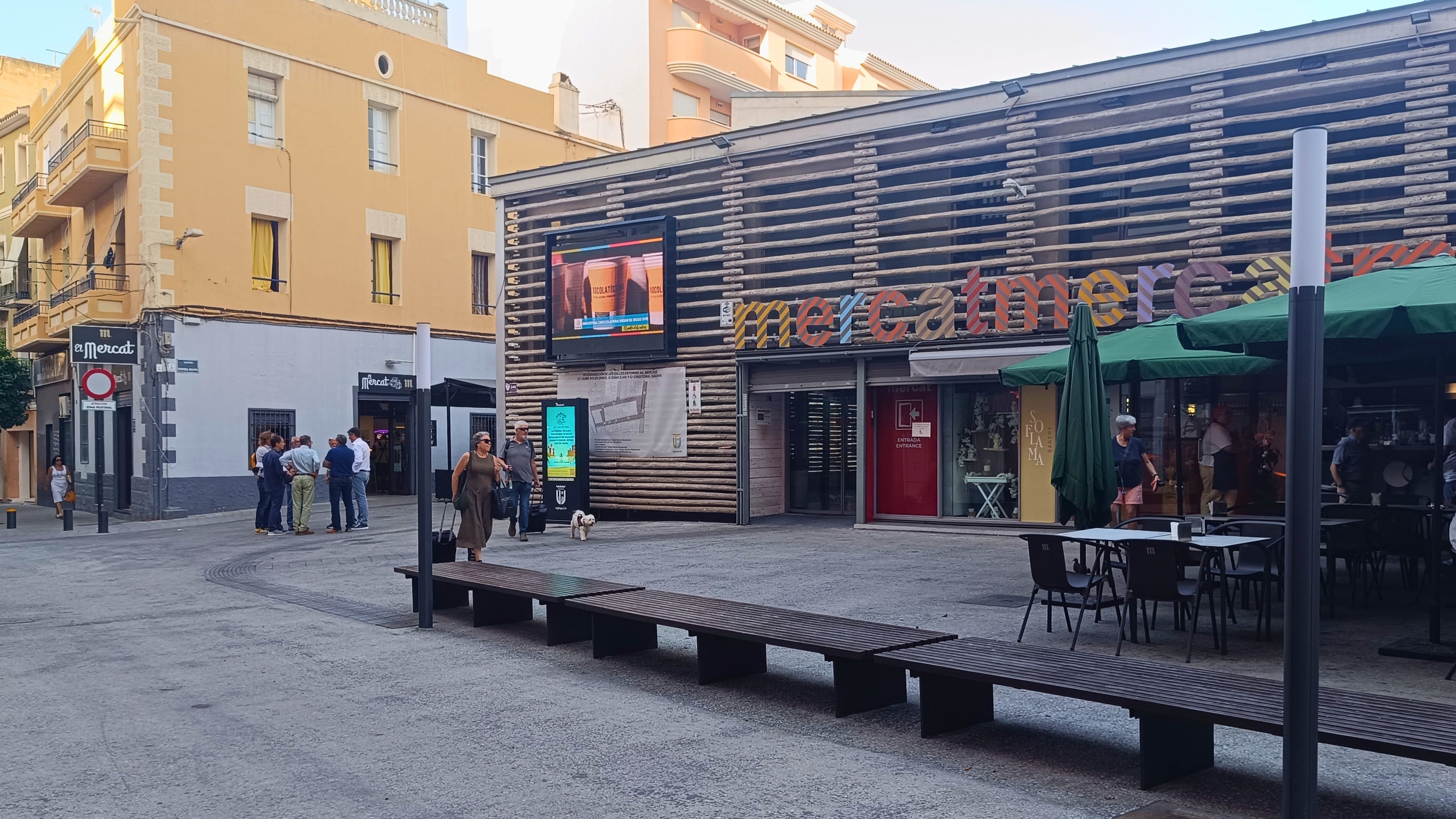 Finalizan las obras de reurbanización del entorno del Mercat de Villajoyosa Finalizan las obras de reurbanización del entorno del Mercat de Villajoyosa