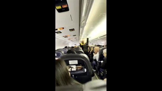 Pánico en el interior de un avión en el aeropuerto de Maiquetia en Venezuela Pánico en el interior de un avión en el aeropuerto de Maiquetia en Venezuela