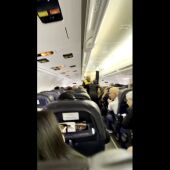 Pánico en el interior de un avión en el aeropuerto de Maiquetia en Venezuela