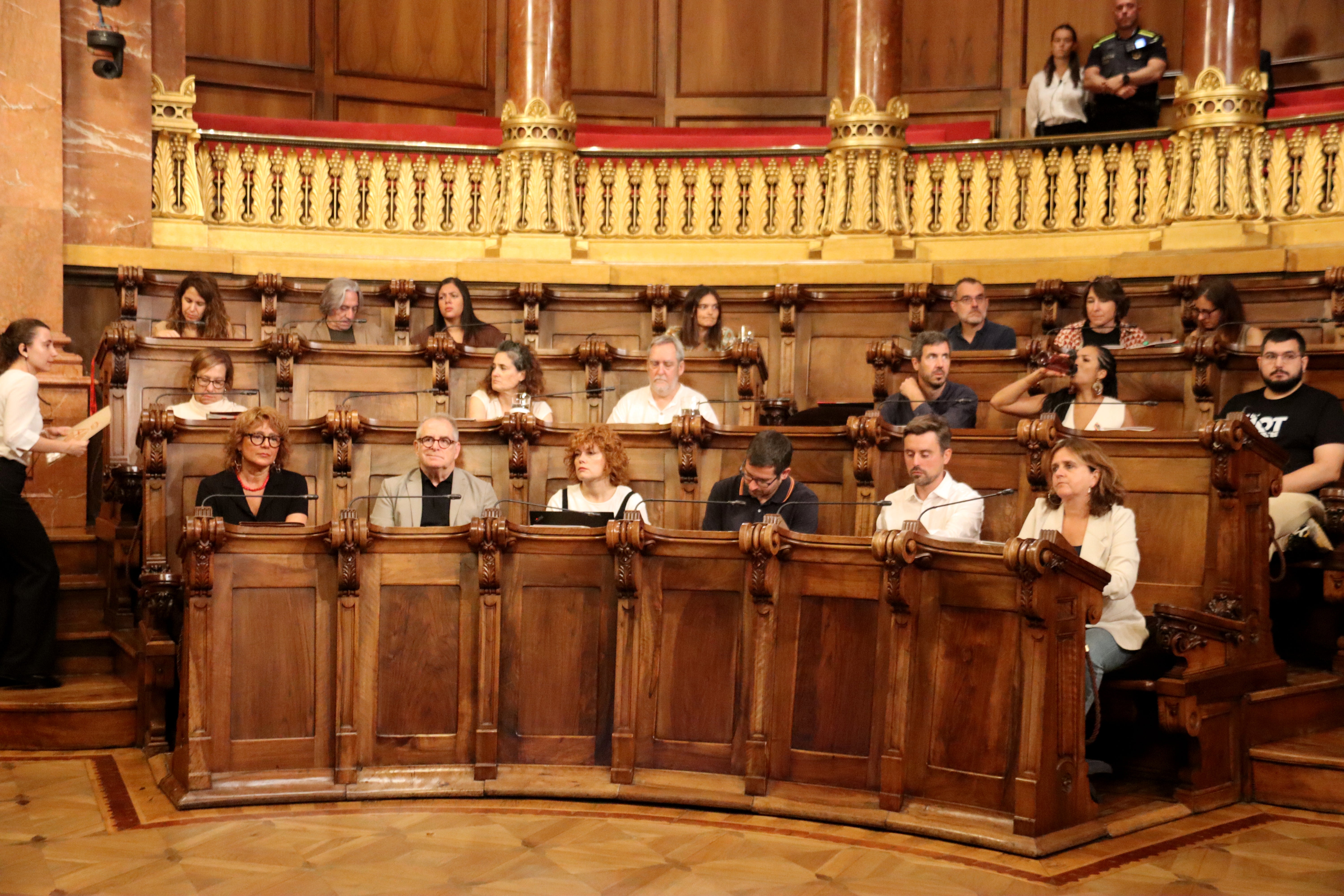 PSC i Junts avalen la proposta del PP per dotar la Guàrdia Urbana de pistoles Taser aquest mandat PSC i Junts avalen la proposta del PP per dotar la Guàrdia Urbana de pistoles Taser aquest mandat