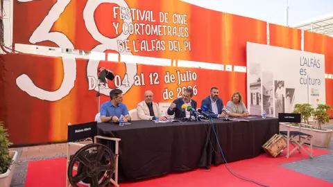 Eduard Fernández completa el trío de Faros de Plata del 38 Festival de Cine de l’Alfàs Eduard Fernández completa el trío de Faros de Plata del 38 Festival de Cine de l’Alfàs