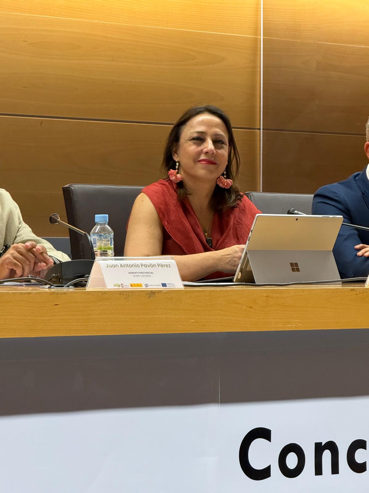Ara Sánchez Vera destaca los avances en la reducción de la brecha salarial en los últimos años en Extremadura Ara Sánchez Vera destaca los avances en la reducción de la brecha salarial en los últimos años en Extremadura