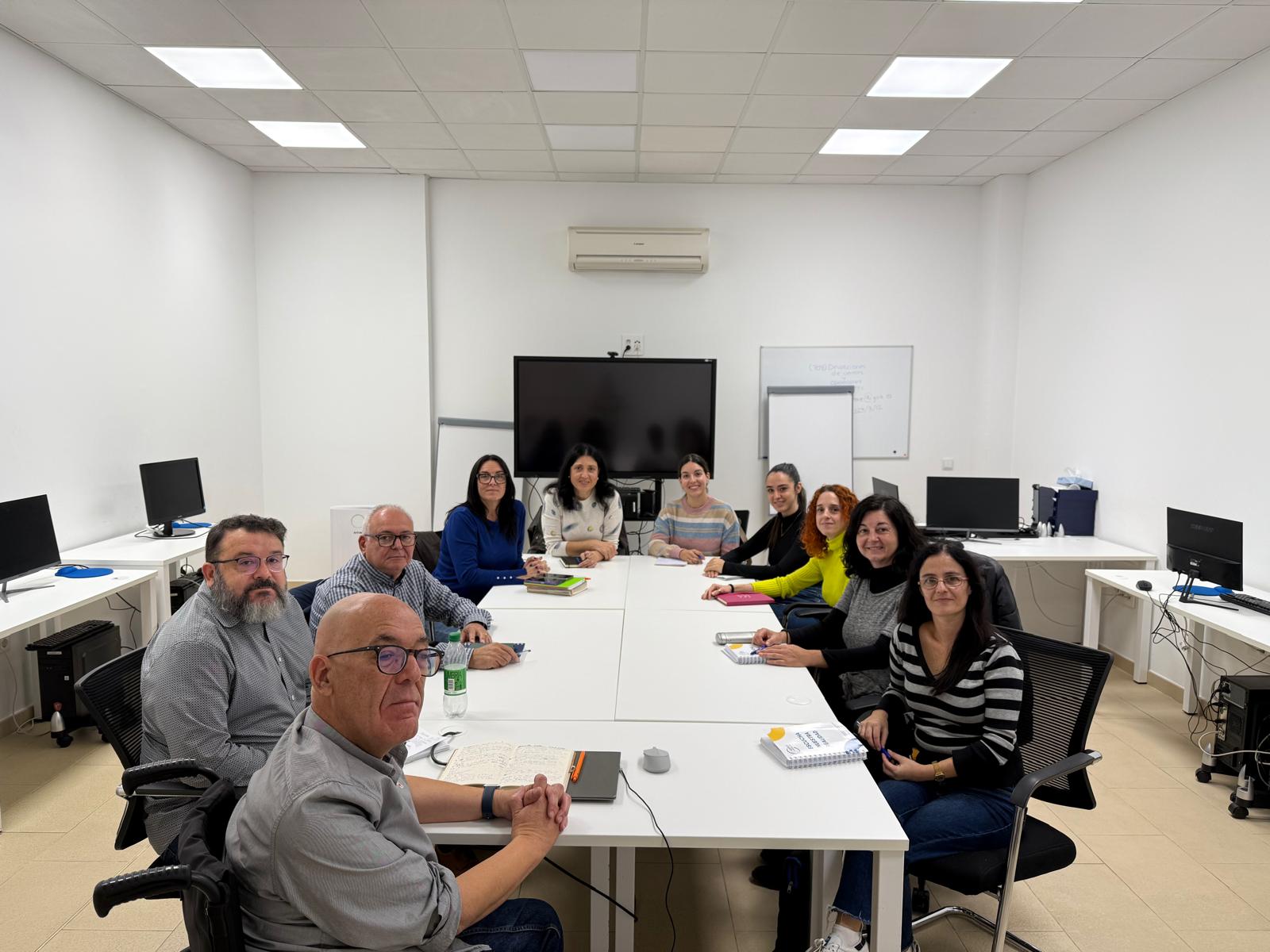 Doce organizaciones sociales de Castellón se coordinan para mejorar la atención a personas con discapacidad Doce organizaciones sociales de Castellón se coordinan para mejorar la atención a personas con discapacidad
