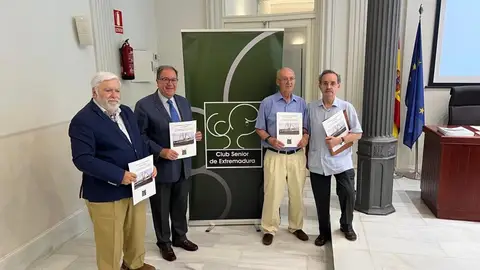 El Club Sénior dice que las propuestas del Gobierno para Talayuela-Madrid podrían retrasar hasta 2036 la alta velocidad El Club Sénior dice que las propuestas del Gobierno para Talayuela-Madrid podrían retrasar hasta 2036 la alta velocidad