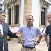 De Rueda, González Castro y Felgueres en Cangas de Onís De Rueda, González Castro y Felgueres en Cangas de Onís