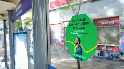 Más de 300 marquesinas de la EMT Palma se sumarán a la campaña 'Espacios Libres de Humo' de la AECC Más de 300 marquesinas de la EMT Palma se sumarán a la campaña 'Espacios Libres de Humo' de la AECC