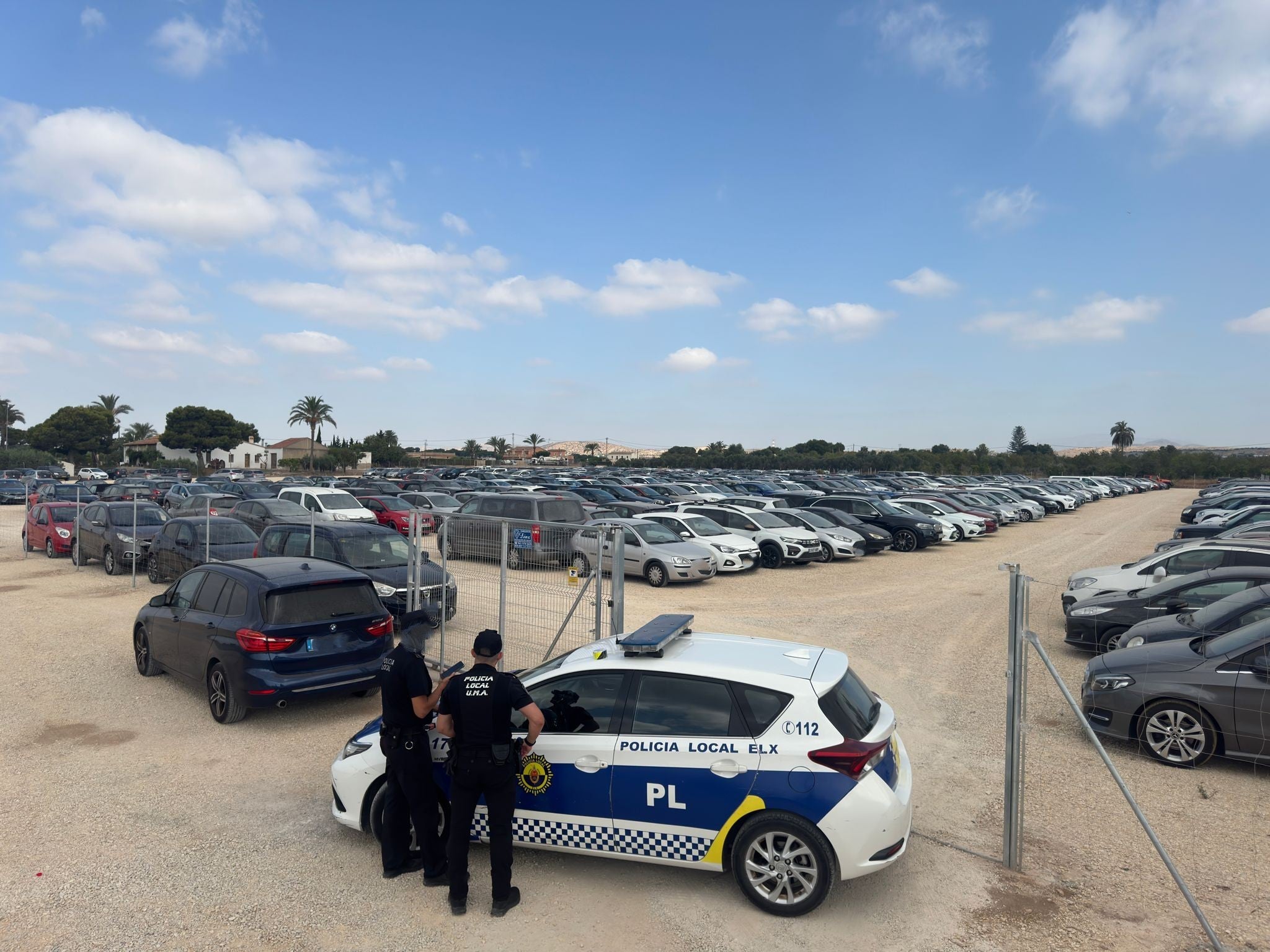 Elche cierra la primera campa de vehículos del entorno del aeropuerto y última más clausuras Elche cierra la primera campa de vehículos del entorno del aeropuerto y última más clausuras