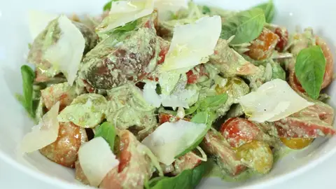 Ensalada de tomate con barrillo verde Ensalada de tomate con barrillo verde
