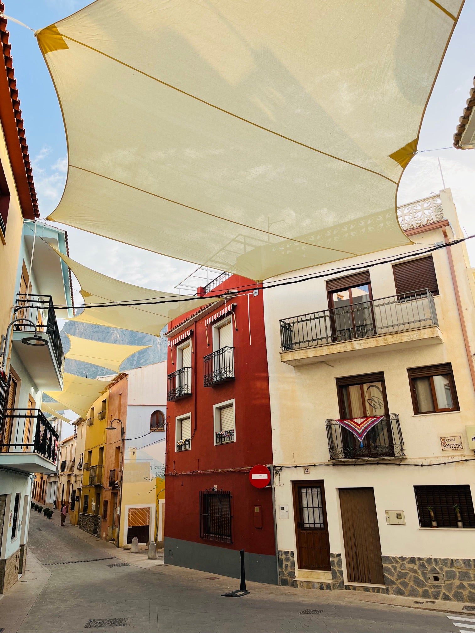 Finestrat crea zonas de sombra en los principales espacios peatonales del casco histórico Finestrat crea zonas de sombra en los principales espacios peatonales del casco histórico