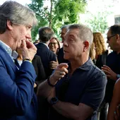 Emiliano García Page, presidente de Castilla-La Mancha, conversa con Carlos Martínez, presidente del PSOE en Castilla y León Emiliano García Page, presidente de Castilla-La Mancha, conversa con Carlos Martínez, presidente del PSOE en Castilla y León