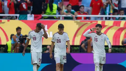 Álex Baena (d) de España celebra un gol este viernes, en un partido del grupo H del Mundial de la FIFA 2026 entre Uruguay y España Álex Baena (d) de España celebra un gol este viernes, en un partido del grupo H del Mundial de la FIFA 2026 entre Uruguay y España