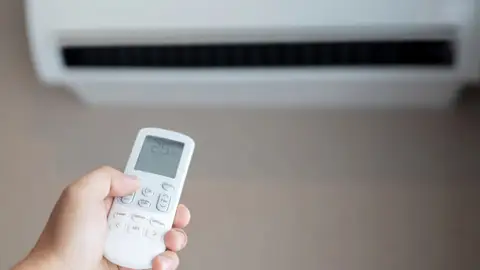 Ndp Ola De Calor Y Aire Acondicionado: Uno De Cada Cuatro Españoles Sospecha Que Está Pagando De Más En Su Factura Eléctrica Ndp Ola De Calor Y Aire Acondicionado: Uno De Cada Cuatro Españoles Sospecha Que Está Pagando De Más En Su Factura Eléctrica Europa Press 12/06/2026