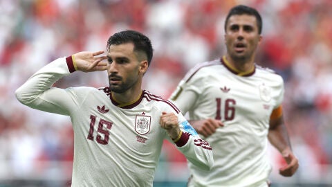 Baena celebra su gol en el Espa&ntilde;a - Uruguay