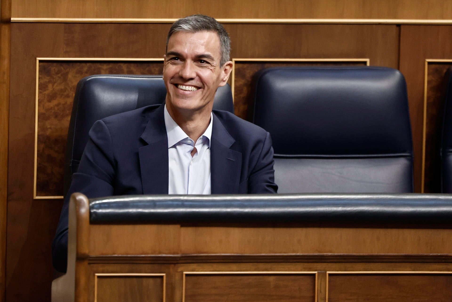 El presidente del Gobierno, Pedro Sánchez (c), asiste al último pleno ordinario del período de sesiones El presidente del Gobierno, Pedro Sánchez (c), asiste al último pleno ordinario del período de sesiones