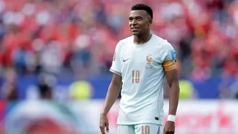 Mbappé durante el partido contra Noruega Mbappé durante el partido contra Noruega