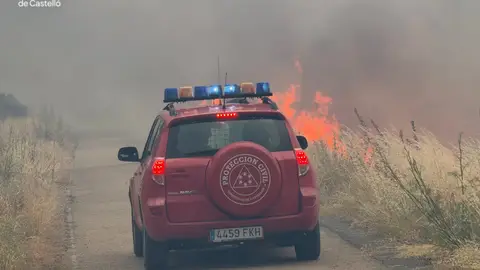 Estabilizado el incendio de Forcall originado junto al camión accidentado en la CV-123 Estabilizado el incendio de Forcall originado junto al camión accidentado en la CV-123
