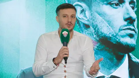 Martín Anselmi, entrenador del Elche CF durante su presentación. Martín Anselmi, entrenador del Elche CF durante su presentación.