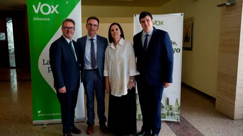 VOX presenta su nuevo Comité Ejecutivo en Albacete VOX presenta su nuevo Comité Ejecutivo en Albacete