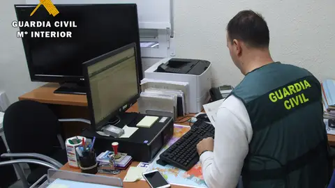 Investigado por acceder de forma ilícita a las redes sociales de su expareja Investigado por acceder de forma ilícita a las redes sociales de su expareja