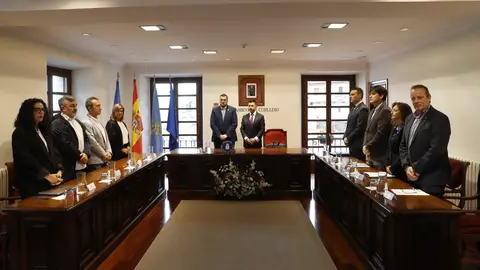 Barbón anuncia la licitación inmediata de la rehabilitación del Colegio Jovellanos de Vegadeo. Barbón anuncia la licitación inmediata de la rehabilitación del Colegio Jovellanos de Vegadeo.