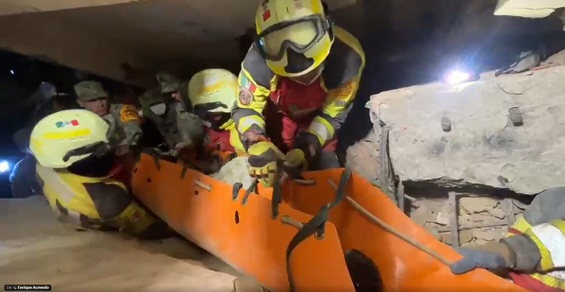 Rescate de un niño en Venezuela. Rescate de un niño en Venezuela.