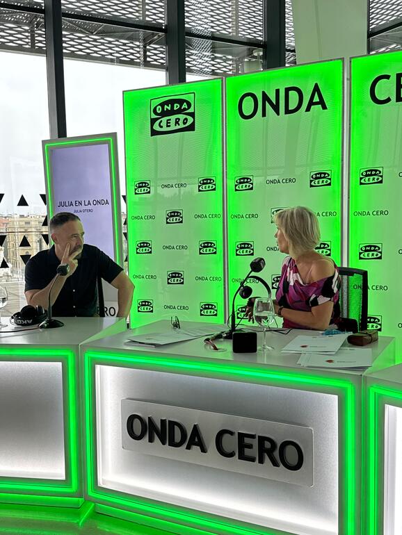 El consejero de vivienda analiza con Julia Otero la situación y las políticas que se abordan desde Euskadi El consejero de vivienda analiza con Julia Otero la situación y las políticas que se abordan desde Euskadi