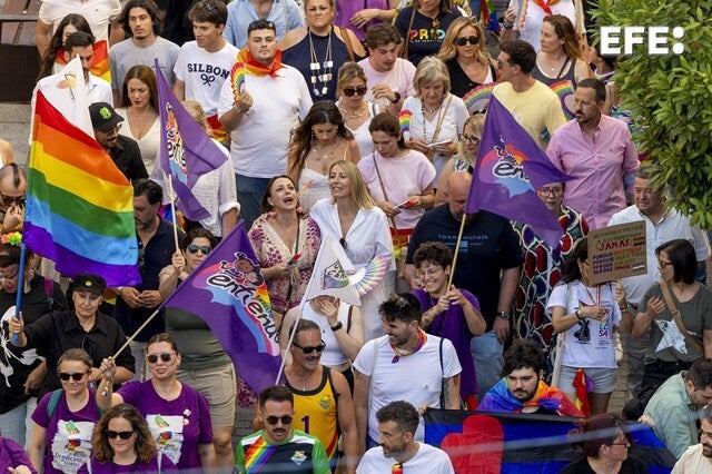 Cientos de personas se manifestan por las calles de Mérida por los derechos LGTBI+ Cientos de personas se manifestan por las calles de Mérida por los derechos LGTBI+