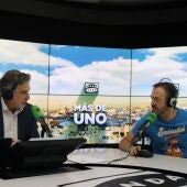 Álex O'Dogherty junto a Carlos Alsina