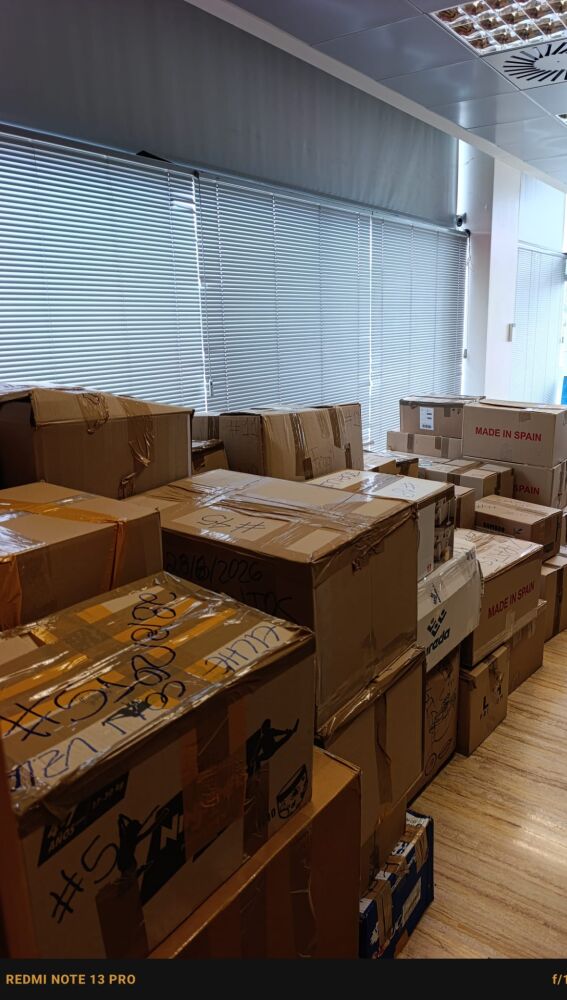 Cajas con ayuda humanitaria para Venezuela recogidas en la campaña de solidaridad de la comunidad venezolana de Elche.