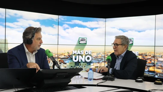 Ramón Reyes, presidente de la Asociación Española Contra el Cáncer junto a Carlos Alsina Ramón Reyes, presidente de la Asociación Española Contra el Cáncer junto a Carlos Alsina