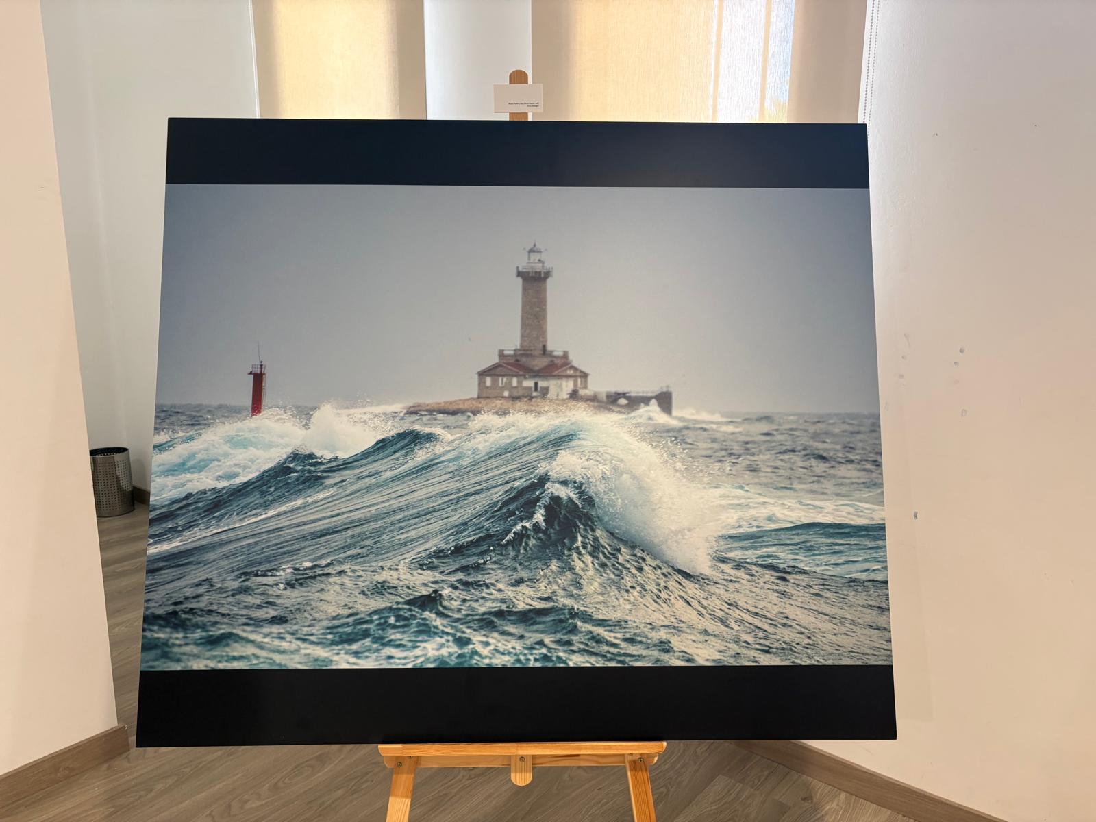 El CEA Carabineros de l'Alfàs del Pi acoge la exposición fotográfica 'Faros de Croacia' de Casa Mediterráneo El CEA Carabineros de l'Alfàs del Pi acoge la exposición fotográfica 'Faros de Croacia' de Casa Mediterráneo