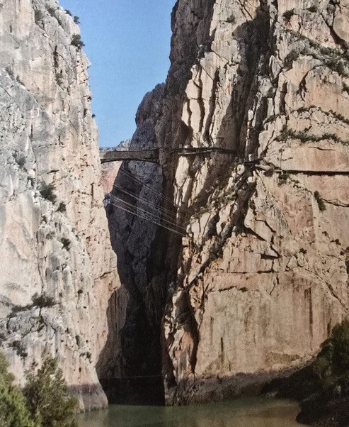 La Diputación de Málaga matiza que el Puente de Ribera forma parte del patrimonio industrial de la Sociedad Hidroeléctrica del Chorro La Diputación de Málaga matiza que el Puente de Ribera forma parte del patrimonio industrial de la Sociedad Hidroeléctrica del Chorro