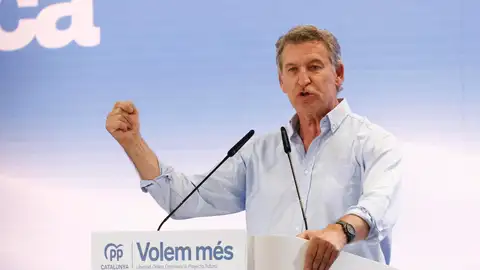 El presidente del PP, Alberto Núñez-Feijóo, interviene en la clausura del XVI Congreso del PP de Cataluña celebrado en Barcelona. El presidente del PP, Alberto Núñez-Feijóo, interviene en la clausura del XVI Congreso del PP de Cataluña celebrado en Barcelona.