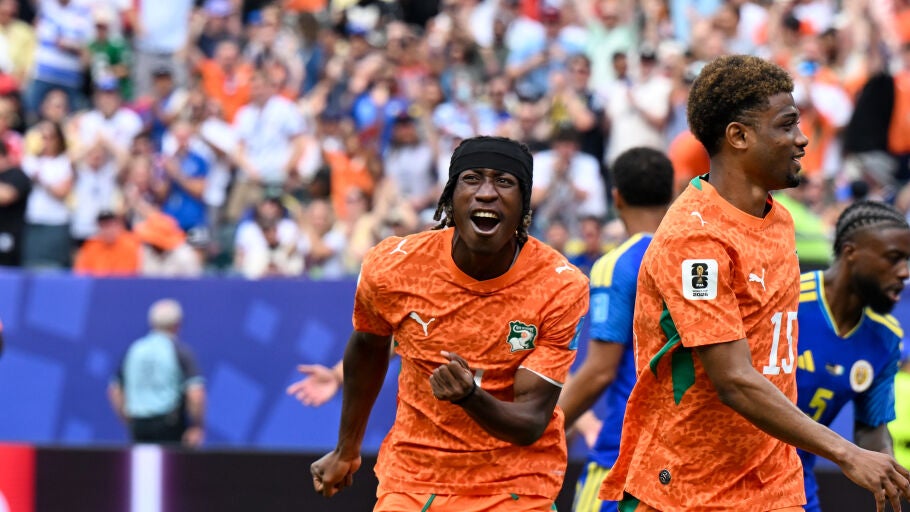 Yan Diomande celebrando un gol ante la selección de Curazao.
