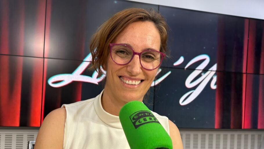 La ministra de Sanidad responde sin atril ni rueda de prensa: sexo, ITS, placer, educaci&oacute;n sexual&hellip; y tambi&eacute;n M&oacute;nica