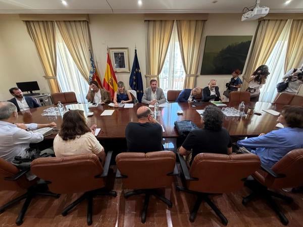 Los vecinos piden "compromisos concretos" al ministro Oscar Puente con relación al Parque Central de Alicante Los vecinos piden "compromisos concretos" al ministro Oscar Puente con relación al Parque Central de Alicante
