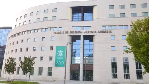 El TSJN confirma la condena a 13 años y 6 meses de prisión a un acusado que violó a una menor de 15 en Pamplona El TSJN confirma la condena a 13 años y 6 meses de prisión a un acusado que violó a una menor de 15 en Pamplona